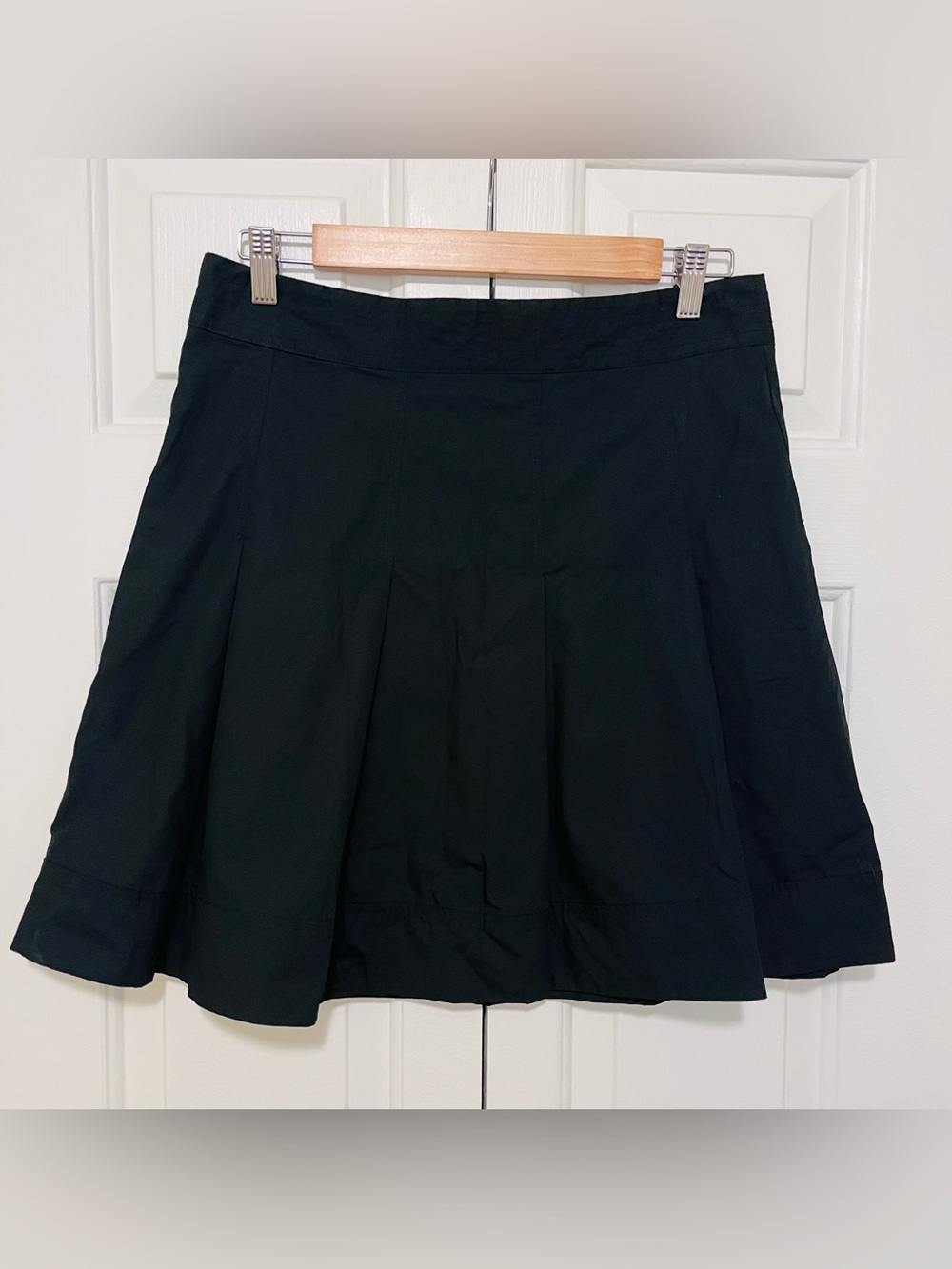 NWT Banana Republic  Black Pleated A-Line Skirt - women’s 8